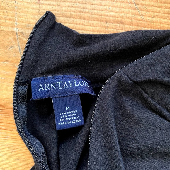 Ann Taylor Black Long sleeve Turtleneck Top Size Medium - Picture 9 of 9